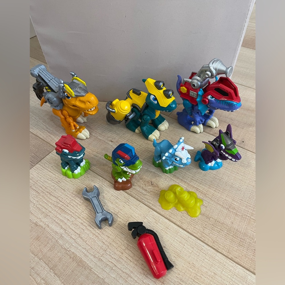 Chomp Squad! Dinosaur Toy Set